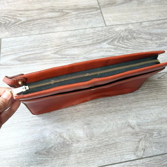 Vintage Brown  Leather Clutch Bag Made in Canada - Picture 5 of 14